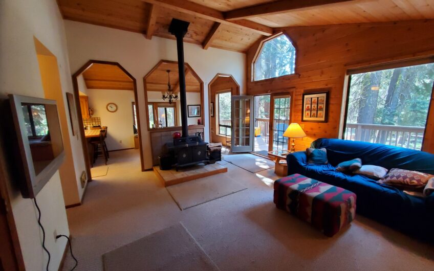 Bear Valley Chalet with Easy Winter Access