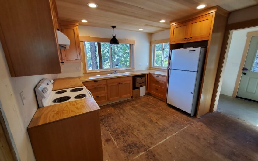 1307 Skyline Drive… Just choose your floors and counters